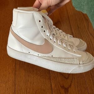 Nike Blazer Sneakers